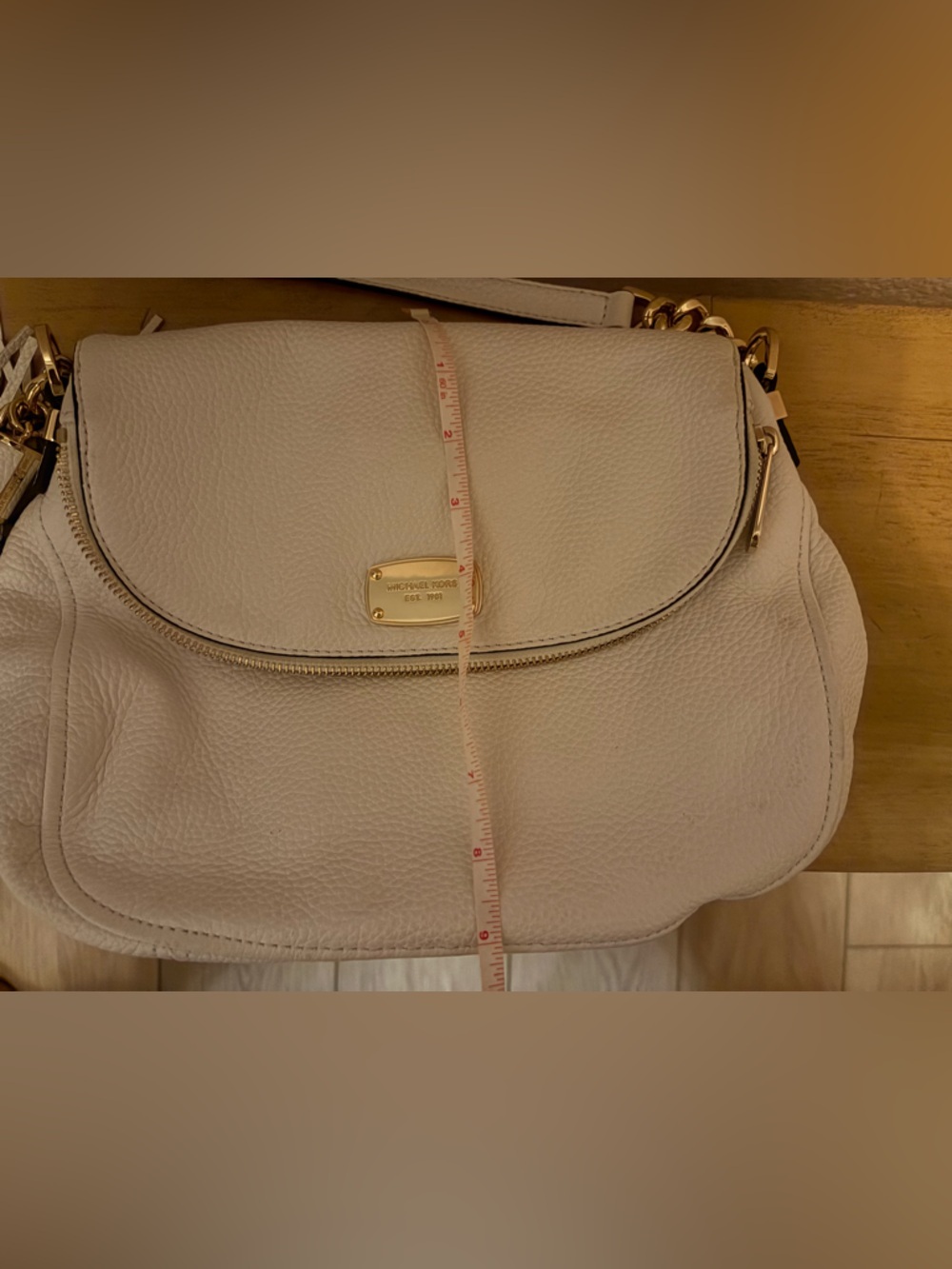 Michael Kors White Pebbled Leather Shoulder Bag with Tassel - Picture 5 of 8